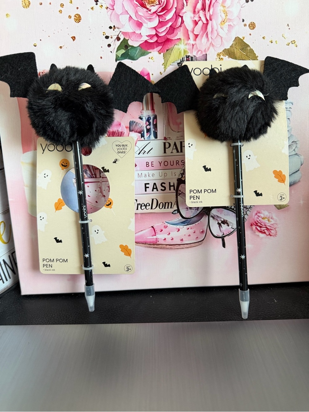Yoobi Black Bat Pom-Pom Pen with Wings